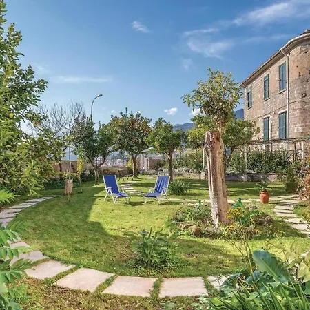 Hébergement de vacances Pelusia 1894 - Ancient With Open View - Outstanding View - Garden And Seaview - Authentic Ancient Interior Design