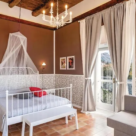 Hébergement de vacances Pelusia 1894 - Ancient With Open View - Outstanding View - Garden And Seaview - Authentic Ancient Interior Design Salernes